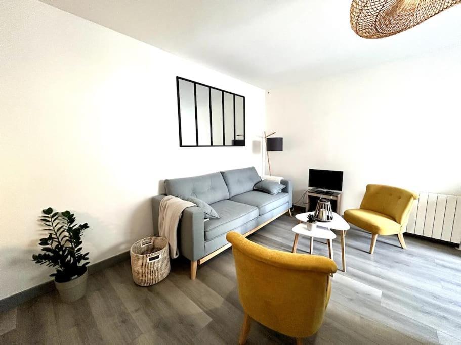 Cote Cour - Appartement En Plein Centre-Ville & Proche Des Thermes Rochefort  Exterior photo